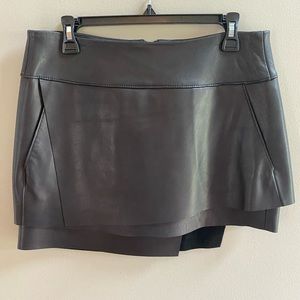 NWT HELMUT LANG PETAL TIERED LAMB LEATHER MINI SKIRT Size 6, Black MSRP $750